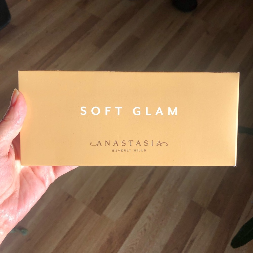 LAST CHANCE!! New In Box, ABH SOFT GLAM PALETTE